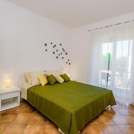 Apartmani Nina Rovinj Bagian luar foto
