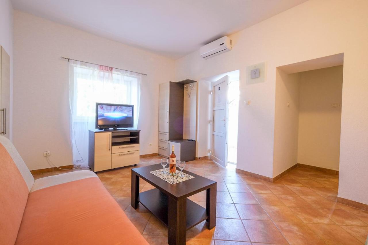 Apartmani Nina Rovinj Bagian luar foto