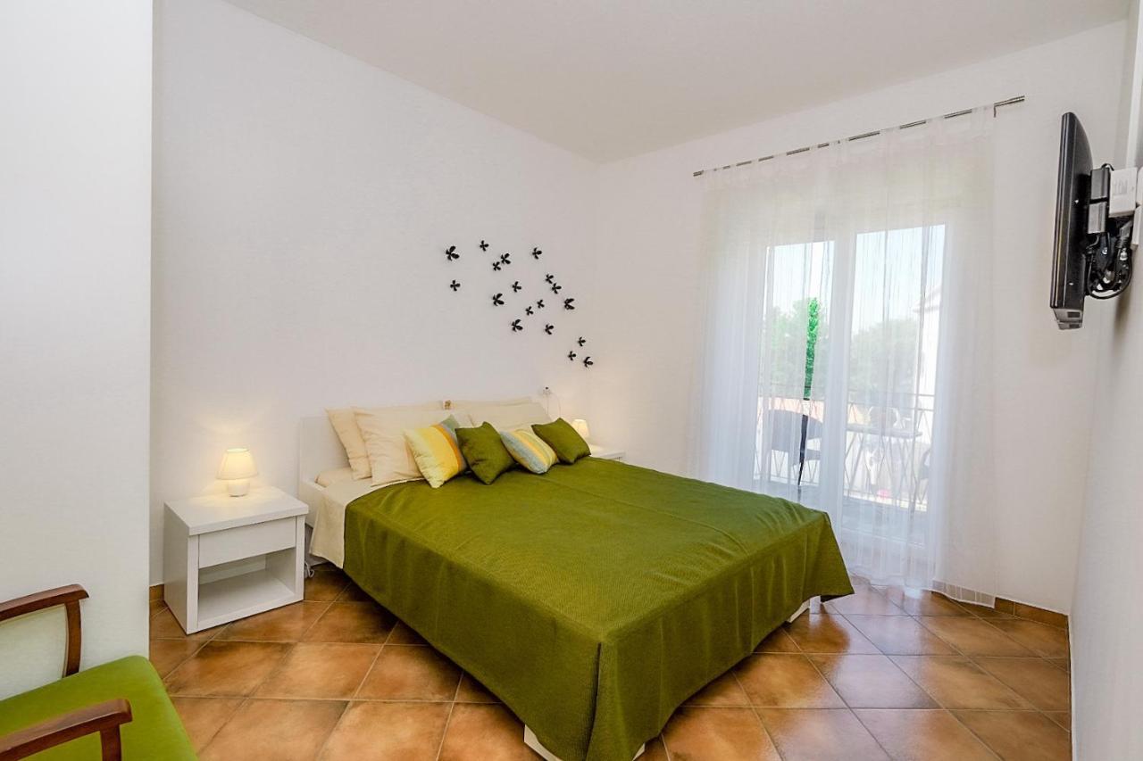 Apartmani Nina Rovinj Bagian luar foto