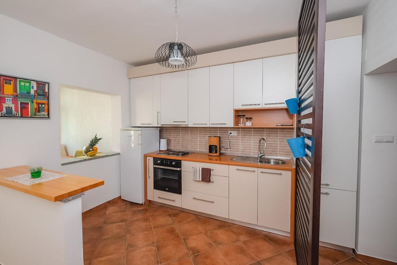 Apartmani Nina Rovinj Bagian luar foto